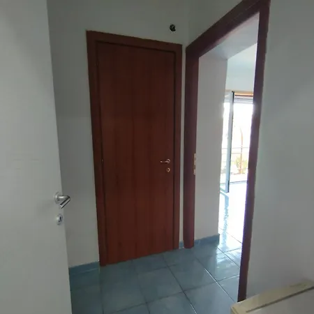 Room&relax Scauri مينتورنو