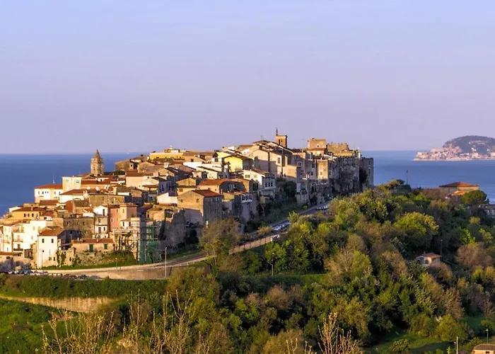 Room&relax Scauri 招待所